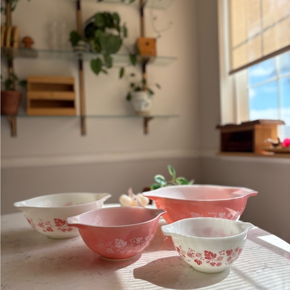 Pyrex Goosberry Mixing Bowl Set of 4, 1950s - Picture 2 of 7